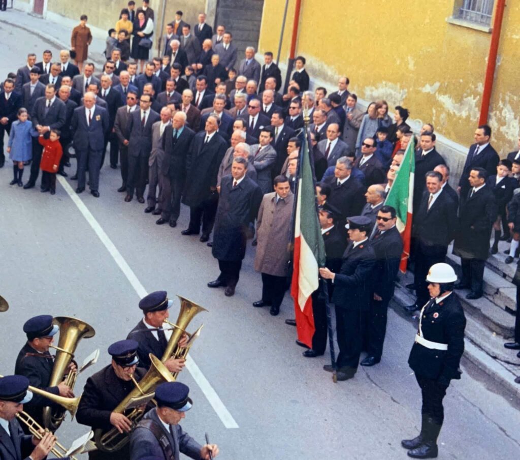 Classe 1933, mantovano, Malvezzi a lungo ha lavorato per l'ente comunale. chi lo ha conosciuto lo ricorda come un uomo rigoroso, con un cuore grande 