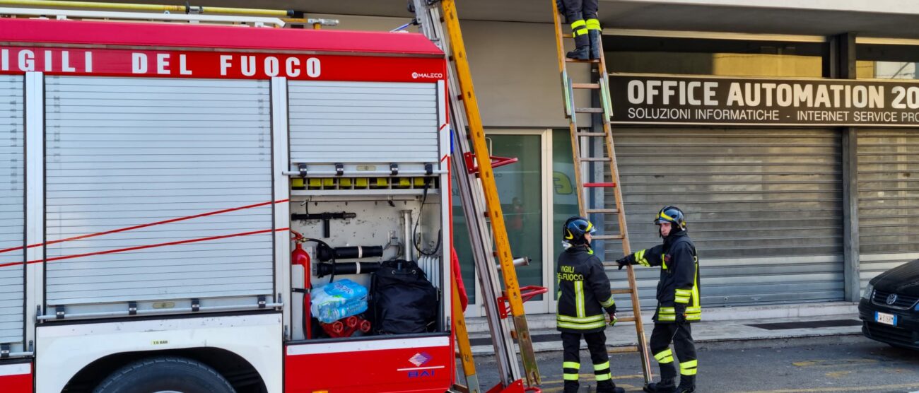 Meda cede il controsoffitto in una clinica odontoiatrica in via Cadore