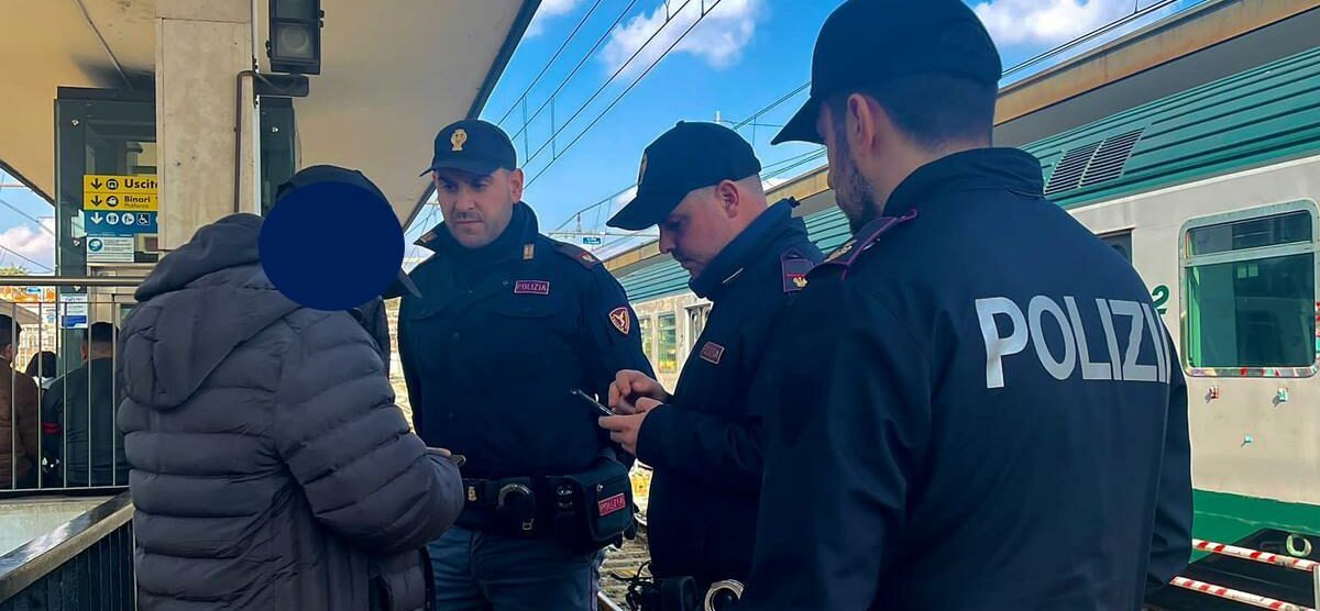 Controlli di polizia nelle stazioni