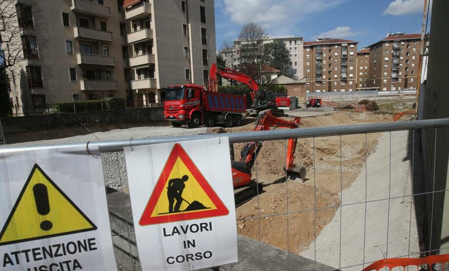 Monza bonifica ex Esselunga via Lecco