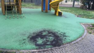 Vandalismi parco giochi Lissone
