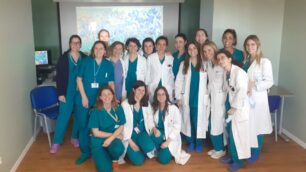 Irccs San Gerardo Monza la professoressa Locatelli - seconda in piedi da sinistra) - insieme allo staff di Ostetricia