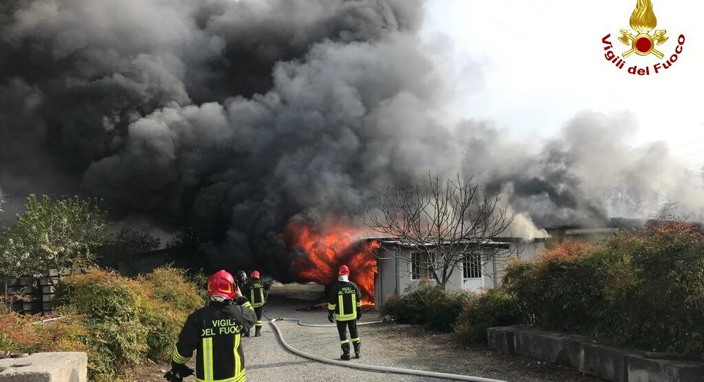 Monza incendio via della Novella