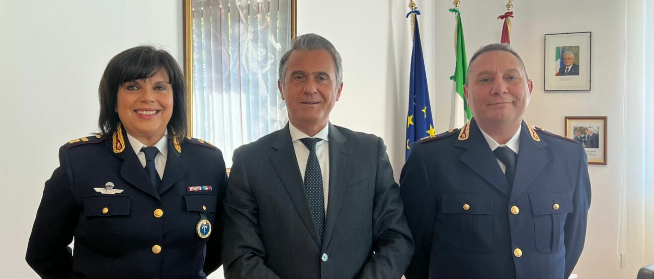 I vice commissari Carmen Principe e Sebastiano Bongiovanni con il questore Marco Odorisio