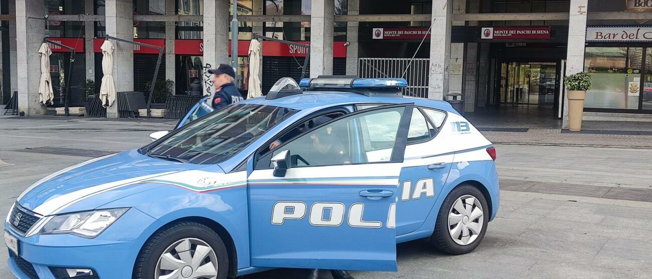 Una pattuglia della polizia di Stato a Monza