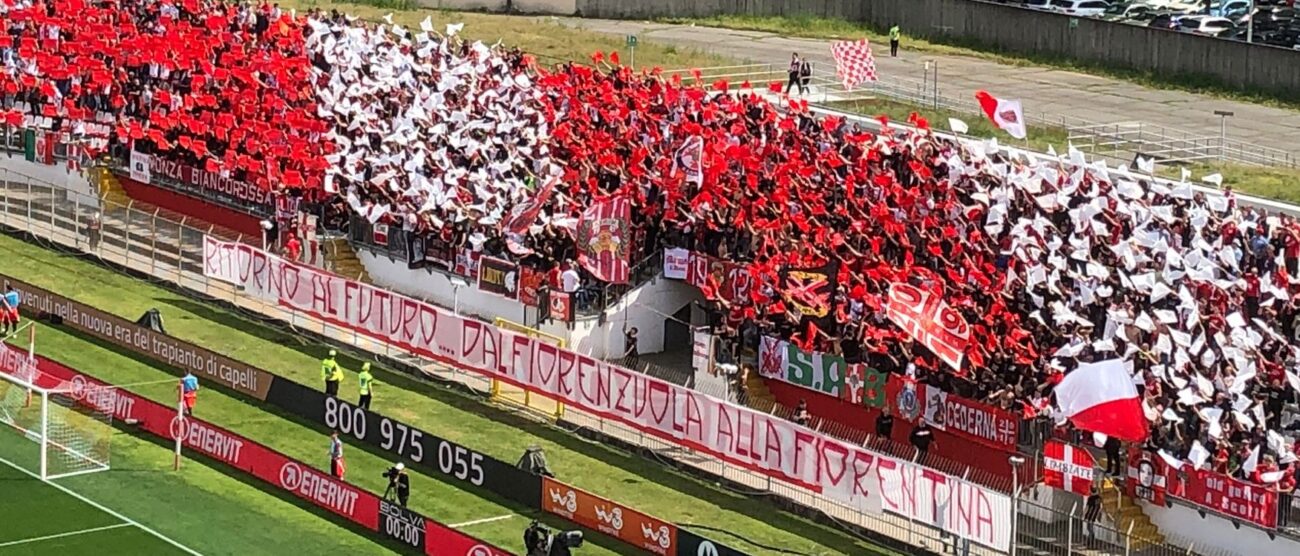 La curva biancorossa per Monza-Fiorentina il 23 aprile