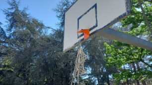 Lissone vandalismi campo basket