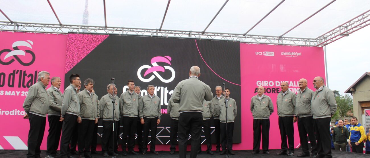 Seregno Coro Il Rifugio al Giro d'Italia