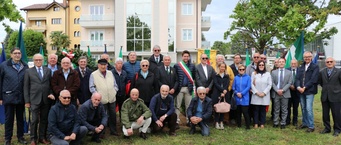 Maestri Lavoro 1 maggio al cippo Seregno