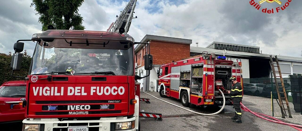 Incendio a Ceriano Laghetto