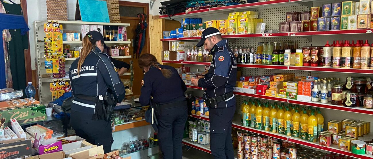 Seregno polizia locale controlla market etnico