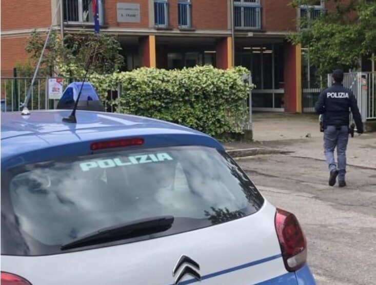 Polizia a scuola