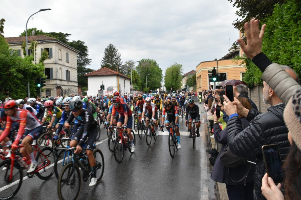 Seregno Giro d'Italia 2023: la partenza di tappa