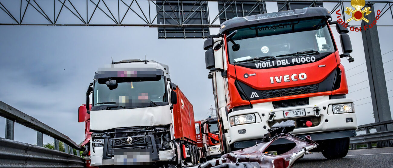 Vigili del fuoco Milano, intervento in autostrada - foto di repertorio