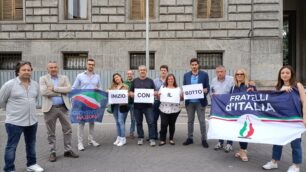 Monza, protesta fdi contro il sindaco Pilotto che ha cancellato i fuochi per San Giovanni