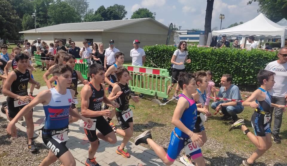 Lissone Triathon partenza giovani TTB e NPV a Rho 2023