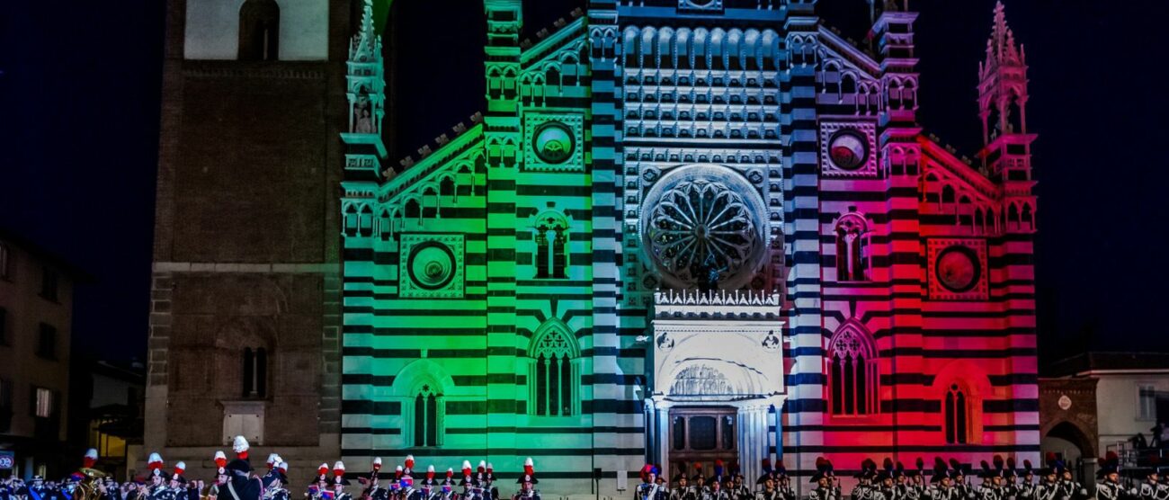 Monza carabinieri Duomo tricolori