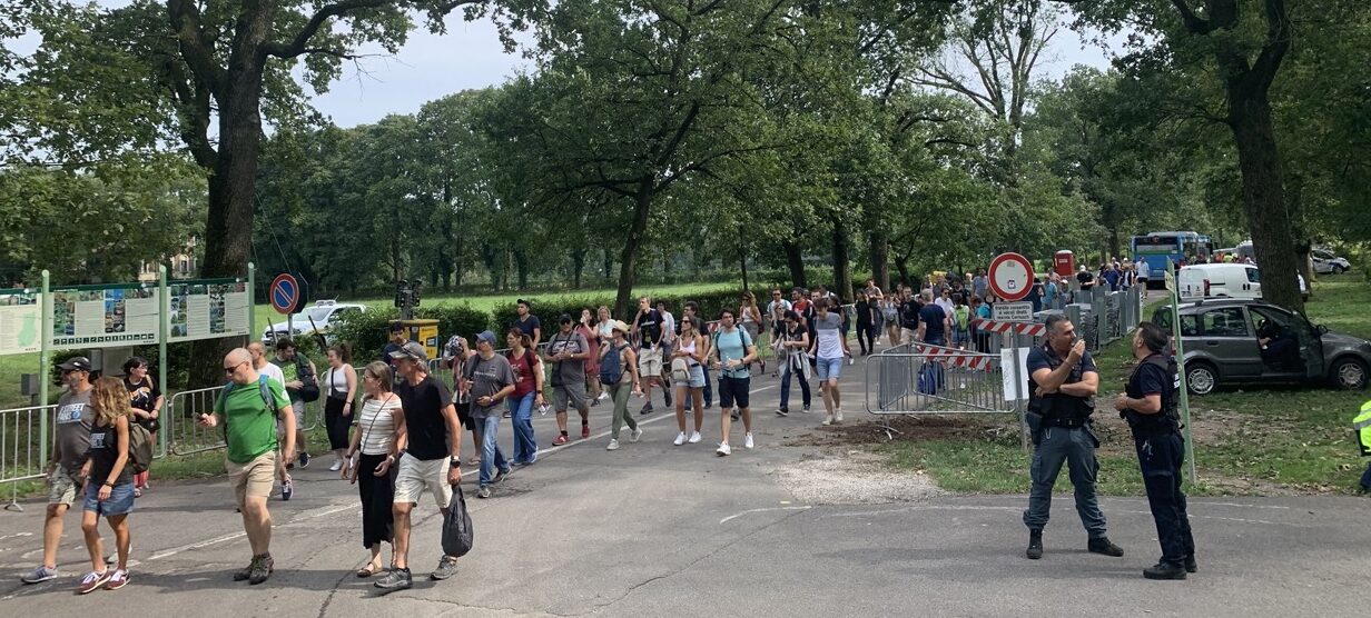 Springsteen a Monza l'arrivo delle navette al Mirabello nel pomeriggio del 25 luglio