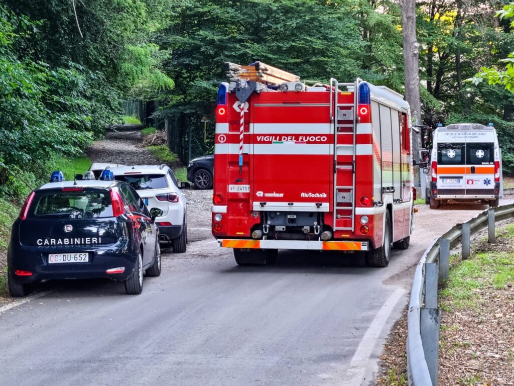 A dare l'allarme è stato l'amico con cui il diciassettenne stava viaggiando. Il ferito alla fine è stato trasferito all'ospedale di Desio, per traumi da approfondire 