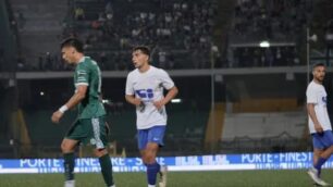 Calcio Folgore Caratese Un'azione di gioco ad Avellino
