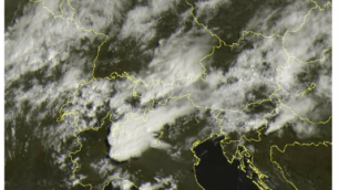 Immagine satellitare delle 10:45 (ora locale); si nota alquanto bene come buona parte della Lombardia fosse coperta da nubi e interessata da fenomeni temporaleschi