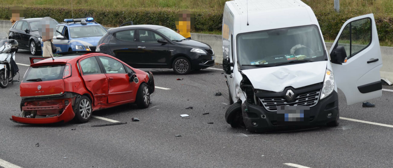 Incidente ss36 Carate Brianza