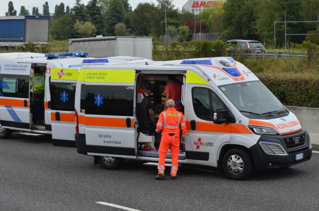 Incidente ss36 Carate Brianza