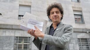 Marco Cappato a Milano per depositare le firme