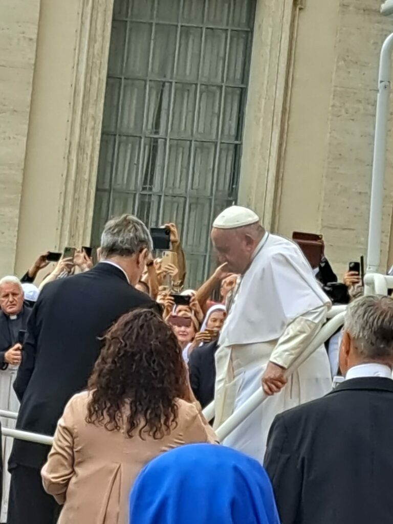 Lesmo Comunità Pastorale e Lega Filo d'Oro a Roma Papa Francesco