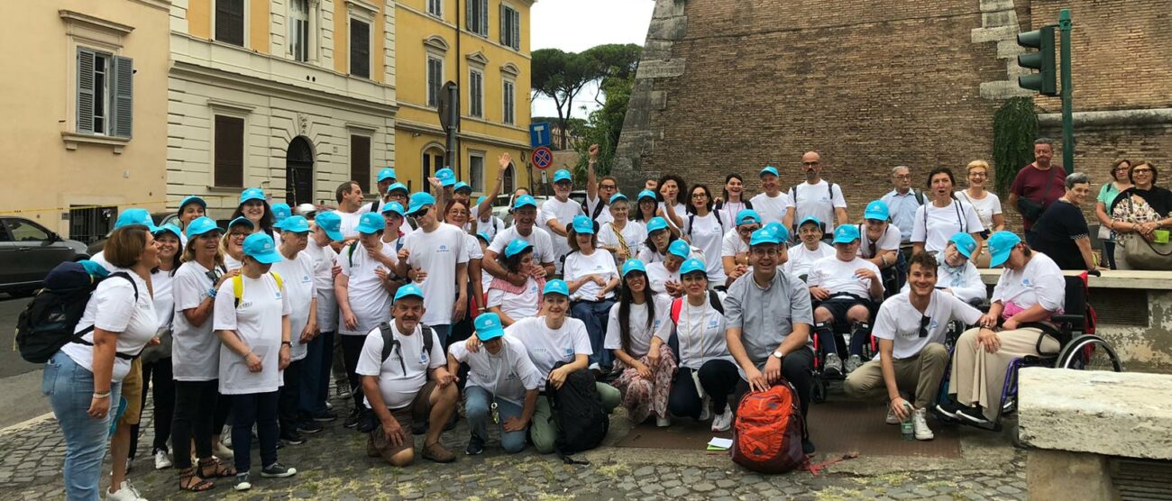 Lesmo Comunità Pastorale e Lega Filo d'Oro a Roma Papa Francesco