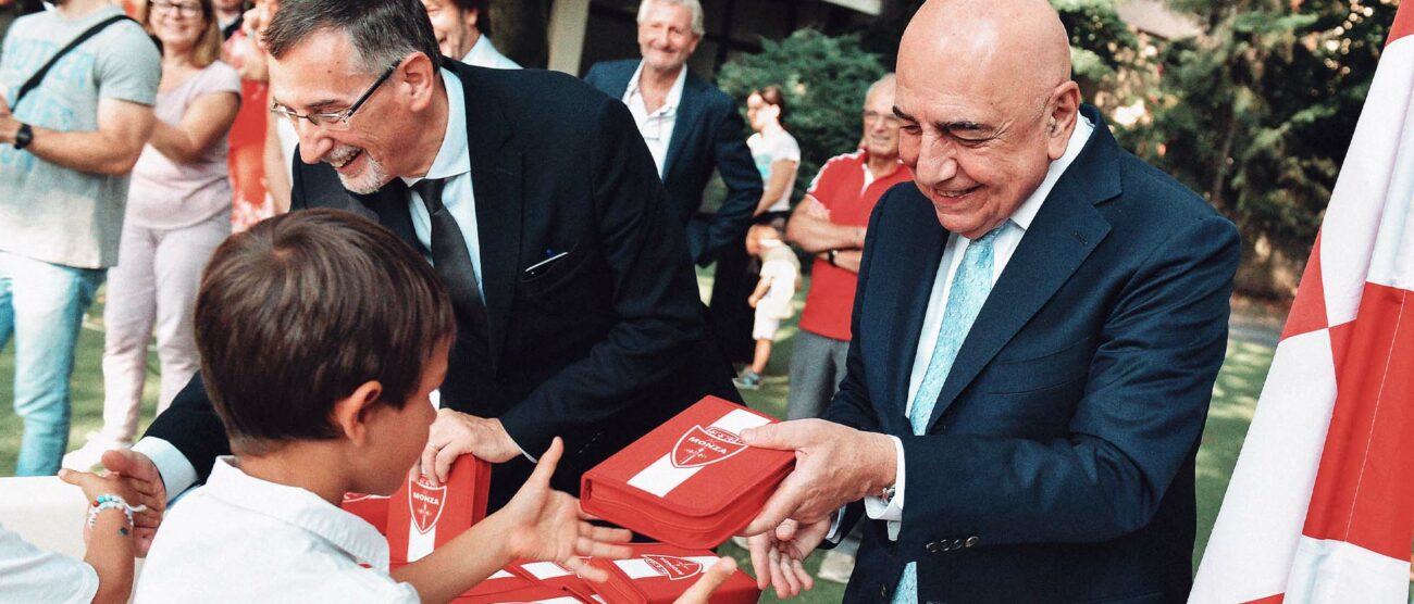 Monza astucci Ac a bambini prima elementare Galliani e Pilotto