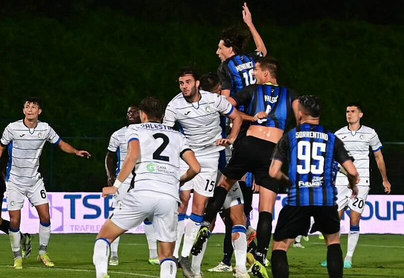 Renate Calcio Mondonico svetta sui difensori dell'Atalanta U23