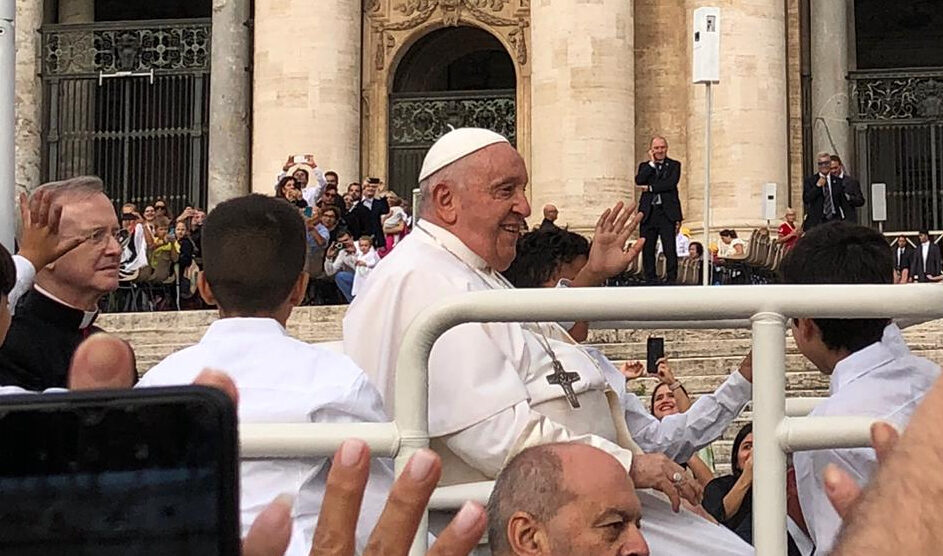 Lesmo Comunità Pastorale e Lega Filo d'Oro a Roma Papa Francesco