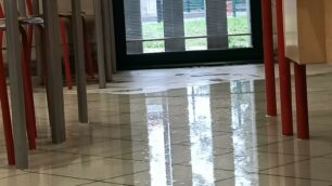 Macherio acqua nelle aule a scuola dopo maltempo