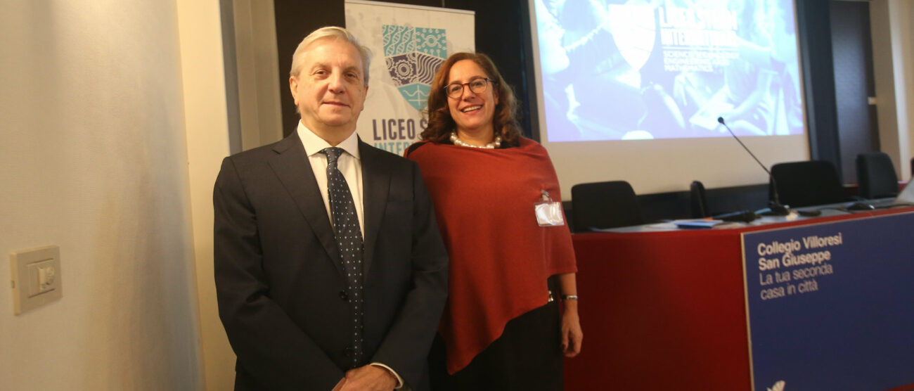 Monza Collegio Villoresi san Giuseppe Nuovo Liceo Steam Gianni Caimi responsabile Assolombarda Monza Brianza associazione industriali che ha fortemente voluto la creazione del nuovo Liceo nella foto con la preside del Liceo Laura Andreoni