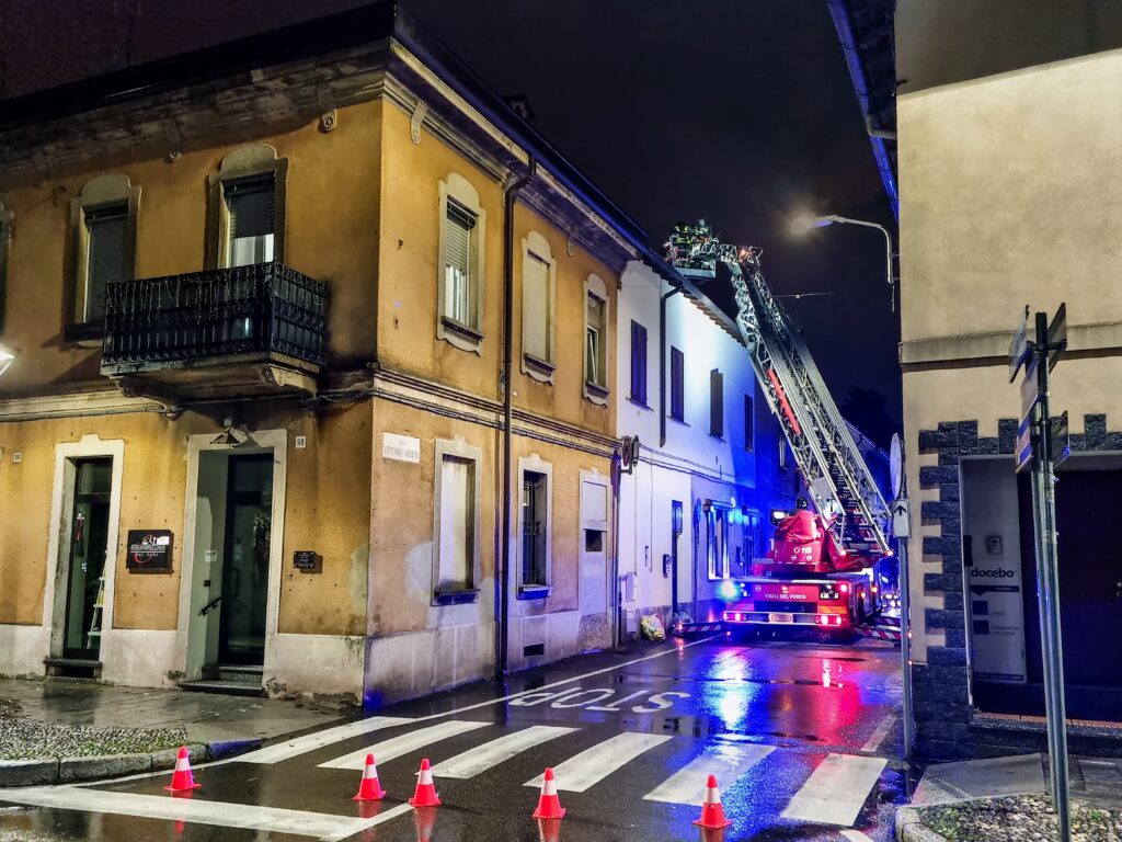 Sovico incendio tetto