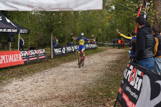 Seregno ciclismo Gargantini Dario vince e Ciliverghe