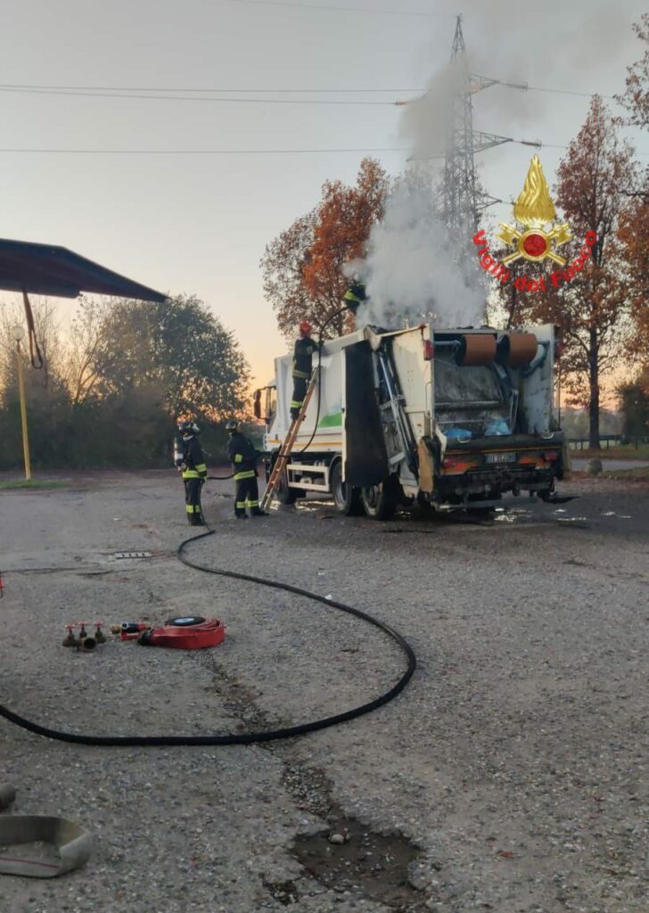 Vigili del fuoco a Varedo