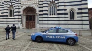 Monza Allontanati clochard in duomo Polizia di Stato