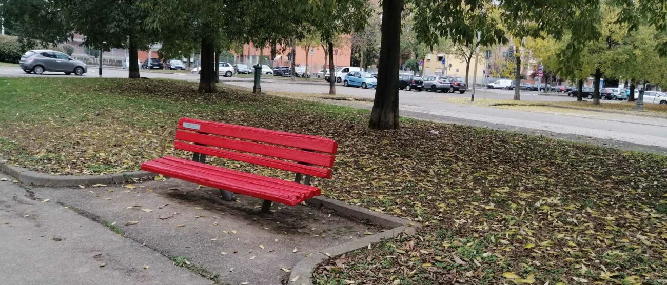 Nova Milanese panchina rossa in via Pisacane