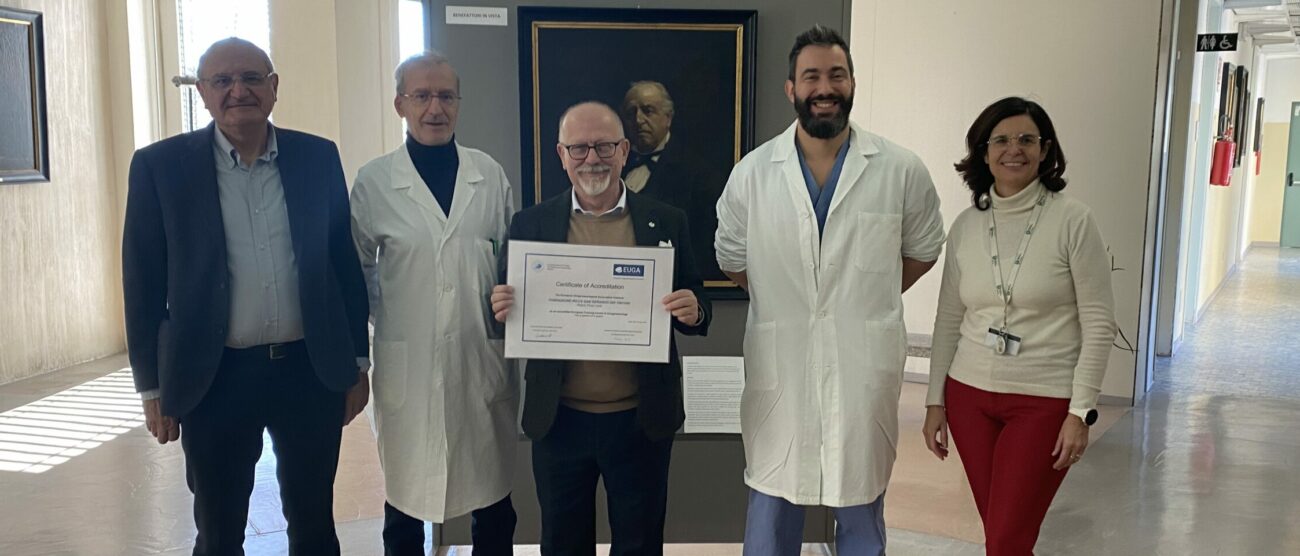 Ospedale San Gerardo Monza: da sinistra Silvano Casazza (direttore generale), Fabio Landoni (direttore dell’Unità operativa complessa di Ginecologia Chirurgica), Claudio Cogliati (presidente), Matteo Frigerio (coordinatore Pelvic Floor Unit) e Aida Andreassi (direttore sanitario)