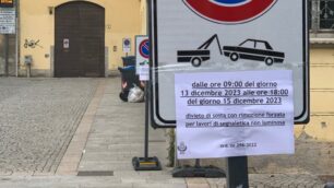 Monza Vicolo Scuole Carrobiolo divieto di sosta