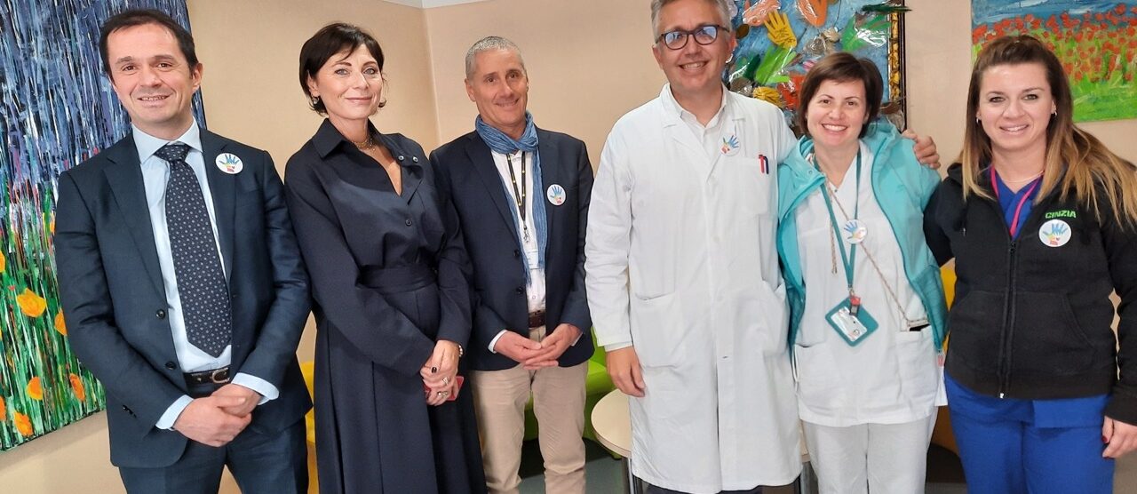 Ospedale di Vimercate Progetto DAMA Guido Grignaffini, Direttore Sociosanitario ASST, Tiziana Fraterrigo, Direttore PS Vimercate, Marco Vergani, Responsabile infermieristico del Dipartimento di Area Medica. E ancora, a seguire: Andrea Vertemati, Elisa Misani e Cinzia Galletta , équipe del DAMA