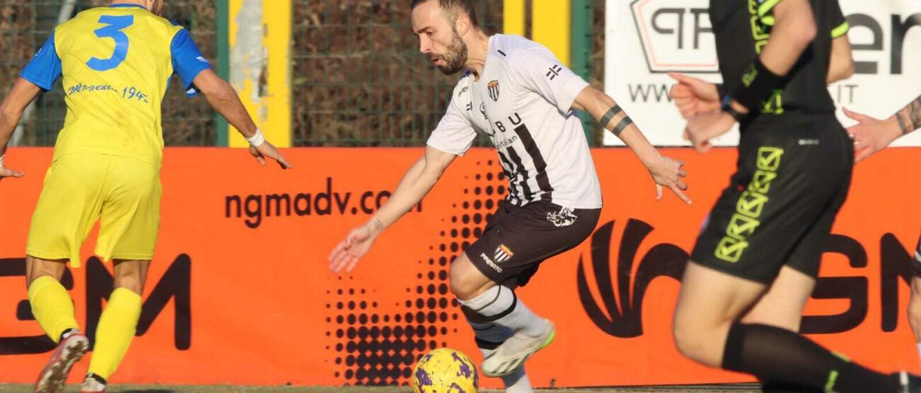 Calcio eccellenza una fase del match Meda Magenta