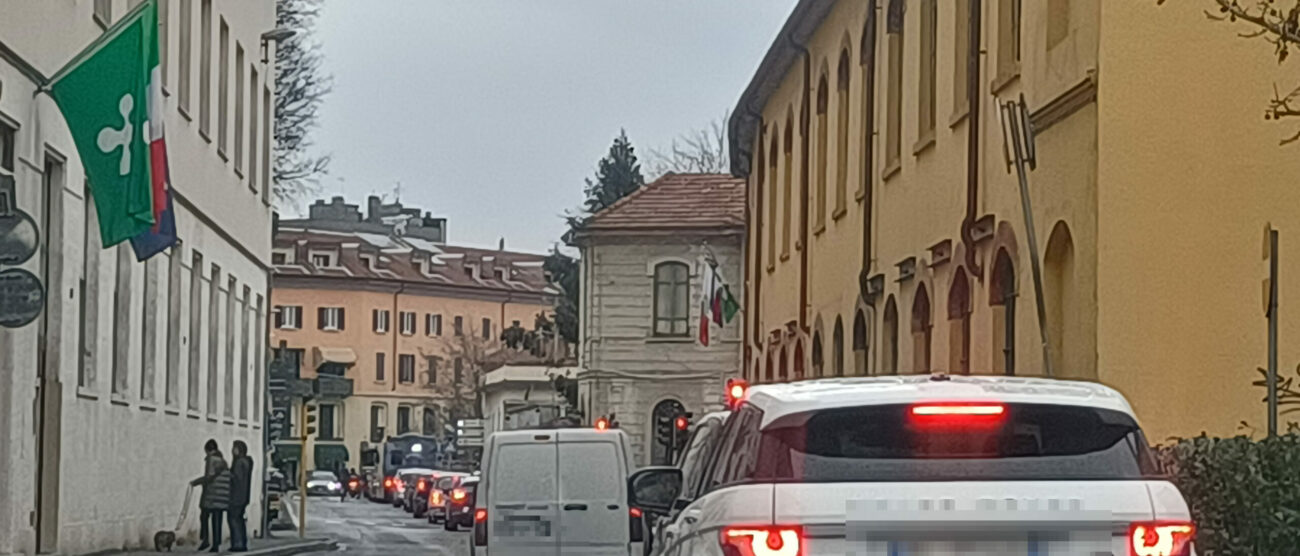 Monza traffico via Marsala