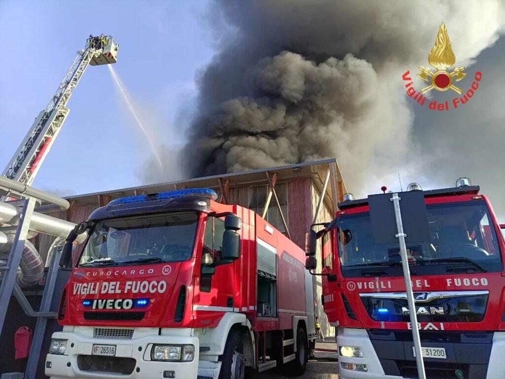 Incendio Cavenago Brianza - foto Vigili del fuoco