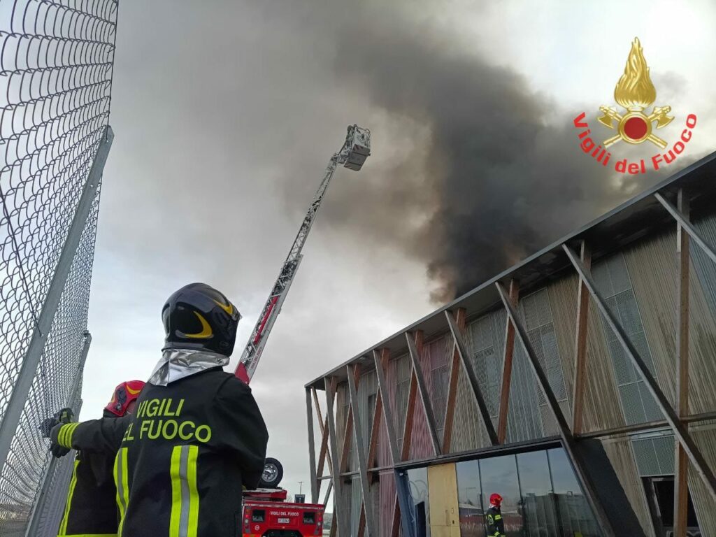 Incendio Cavenago Brianza - foto Vigili del fuoco