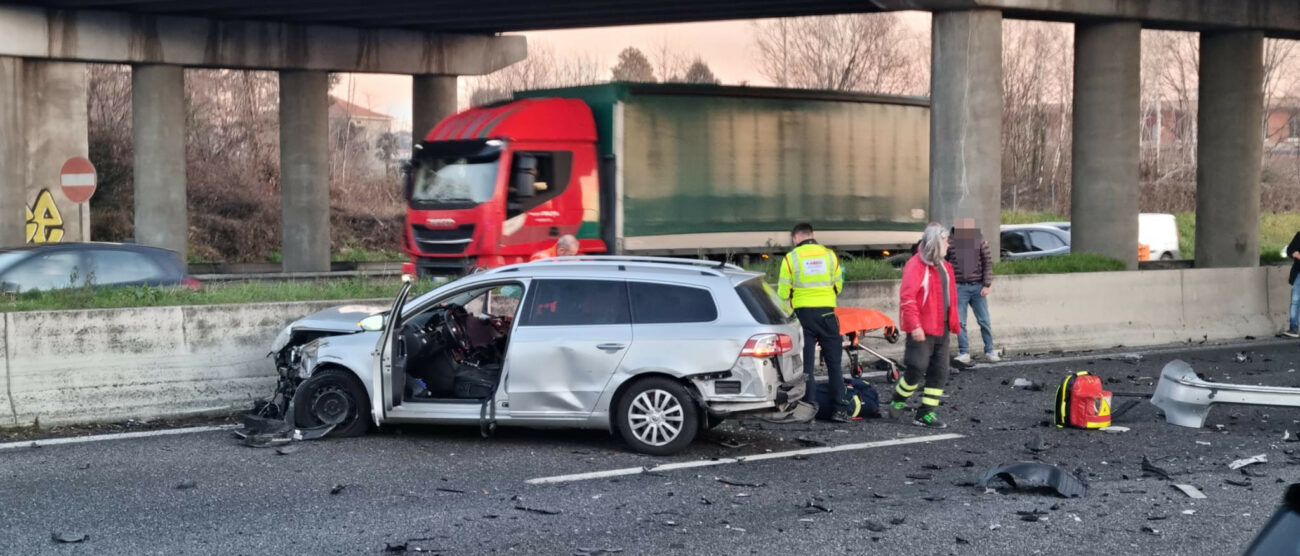 Incidente SS36 Verano Brianza direzione Milano