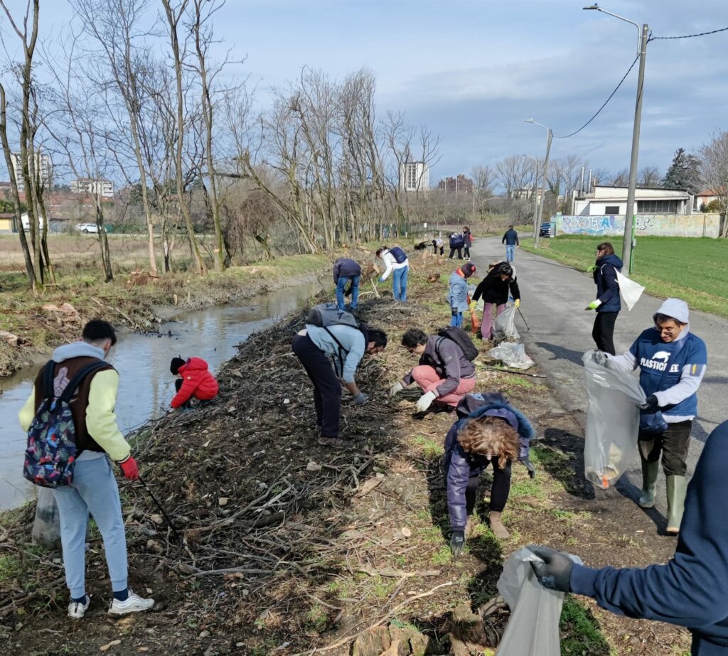 Monza Plastic free CleanUp raccolta rifiuti abbandonati