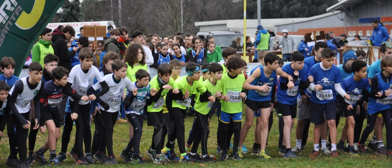 Cross per tutti partenza gara giovani 2024 - foto Roberto Mandelli/Fidal